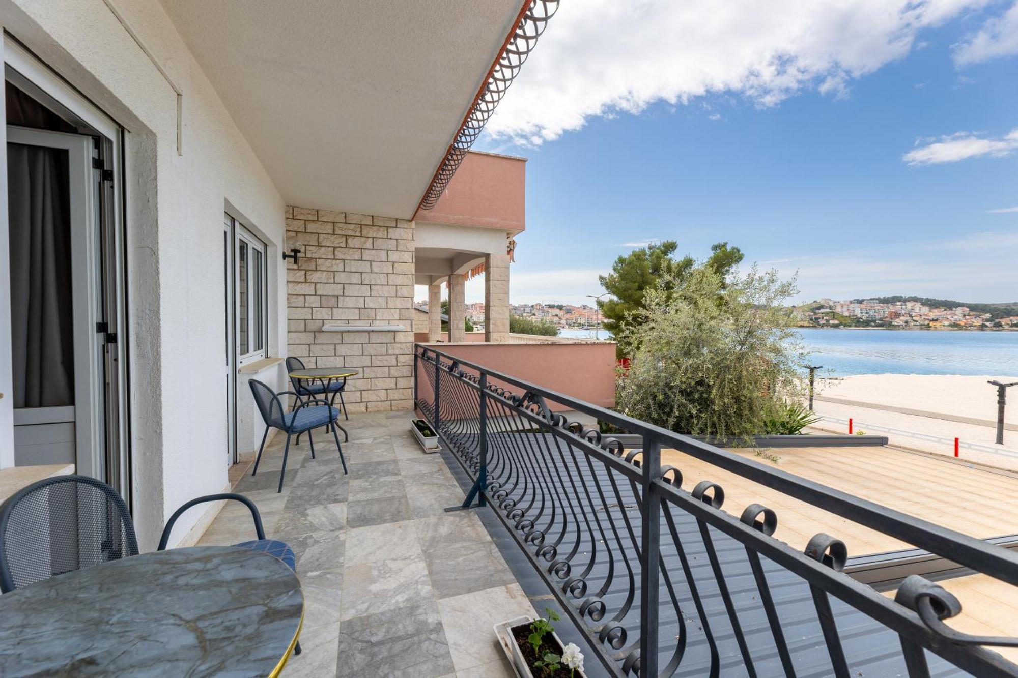 أوكغوك غورنيي Villa Okruk-10 Meters Away From The Beach المظهر الخارجي الصورة